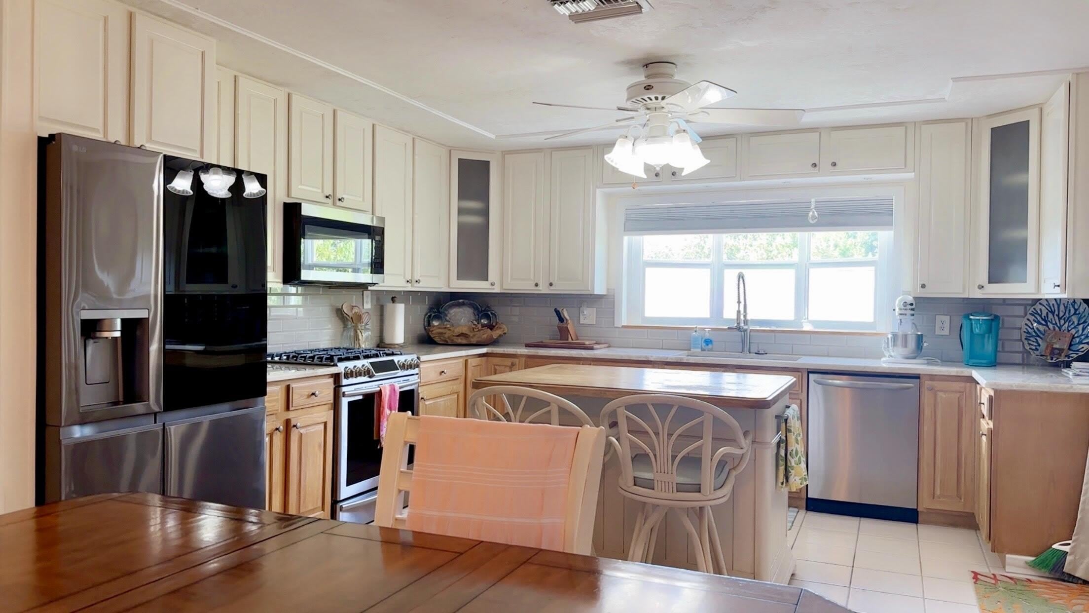 1129 Gordon Drive – photo 5