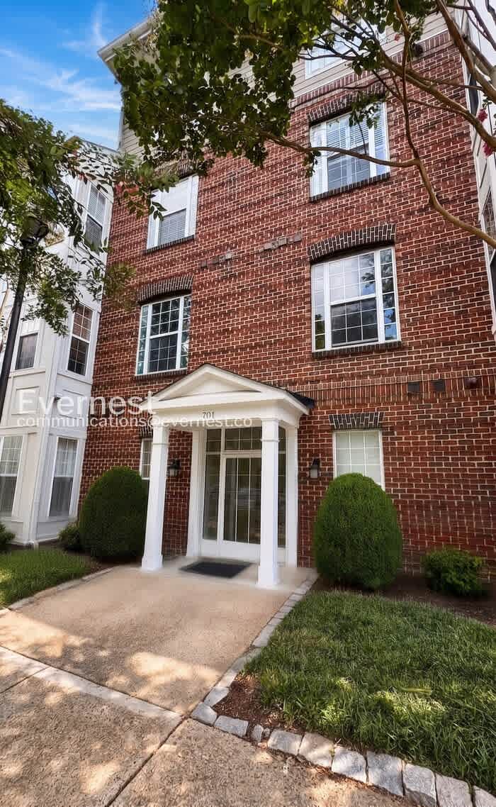 701 Cobblestone Boulevard – photo 1