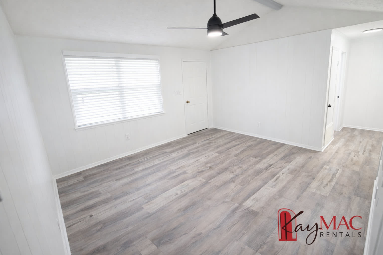1111 6th St – photo 3