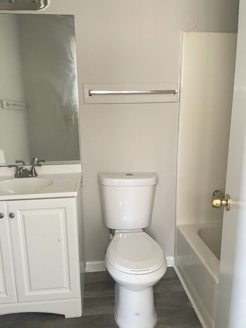 Spacious 2 Bedroom/2 Bath Townhome – photo 2