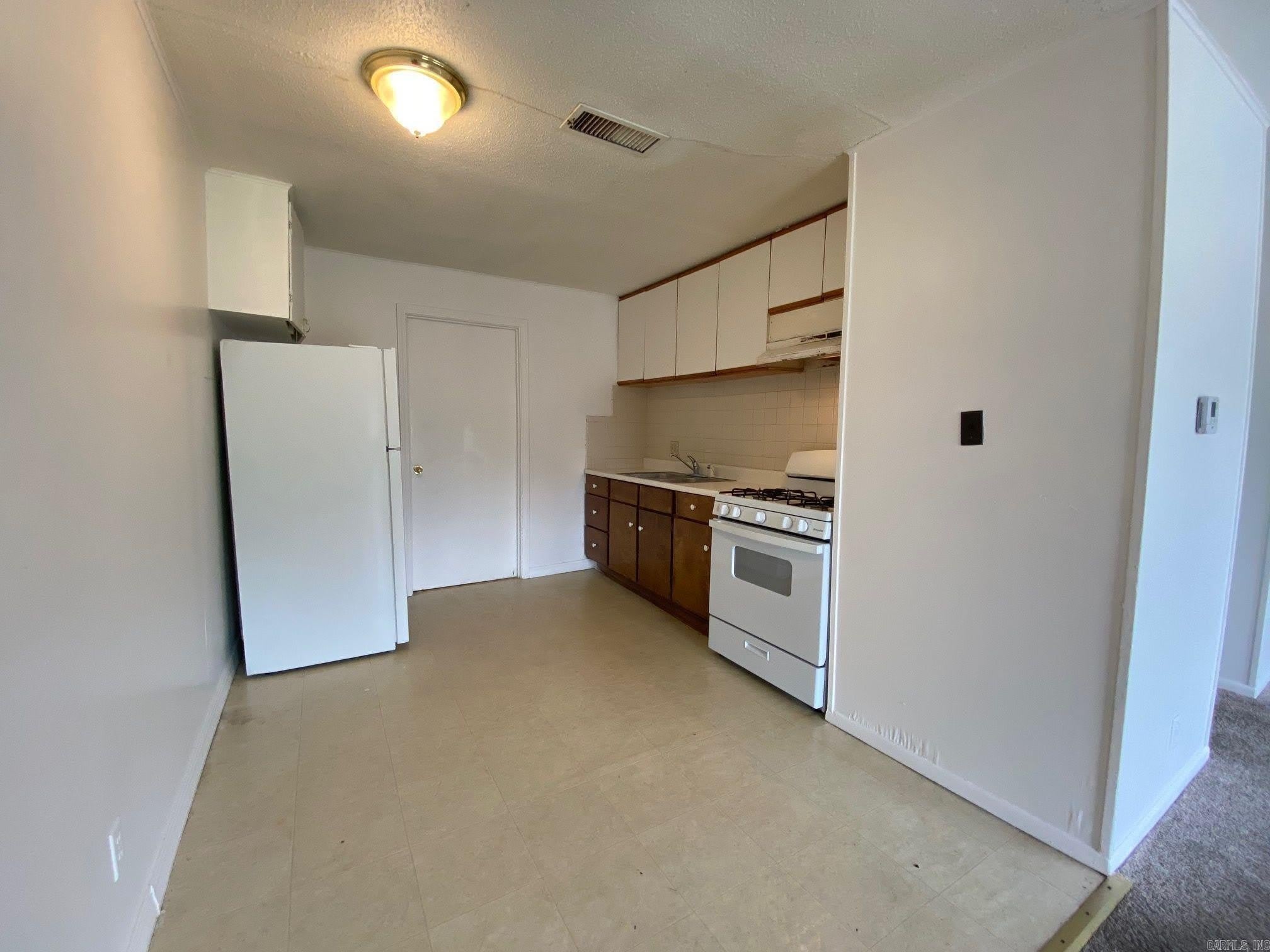 715 Smart Street – photo 3