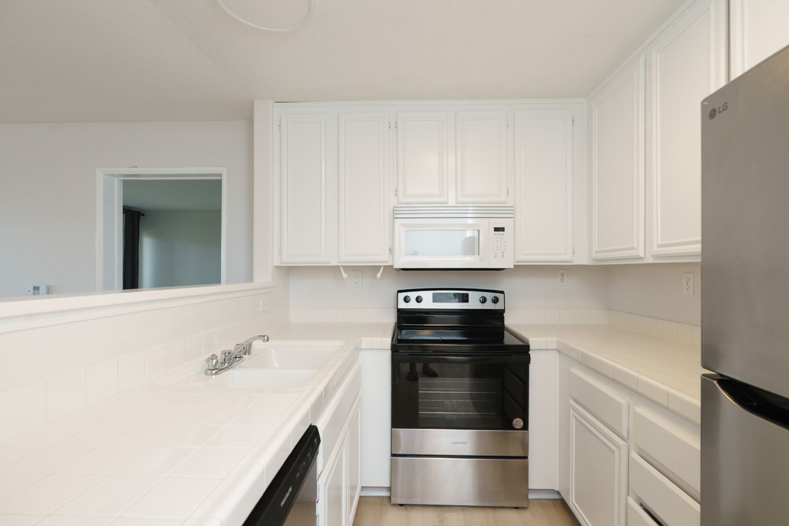 2 Bedroom Condo In Fashion Valley – photo 5