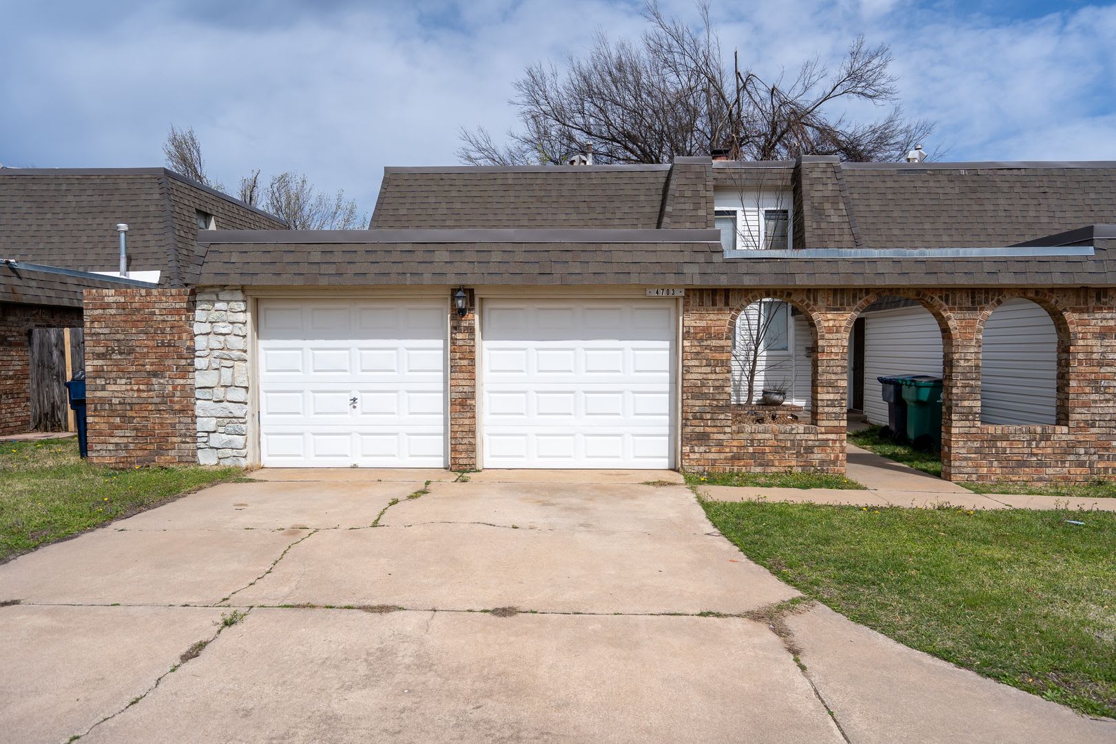 Spacious Backyard, 2 Car Garage, Close to NW Expressway! – photo 1