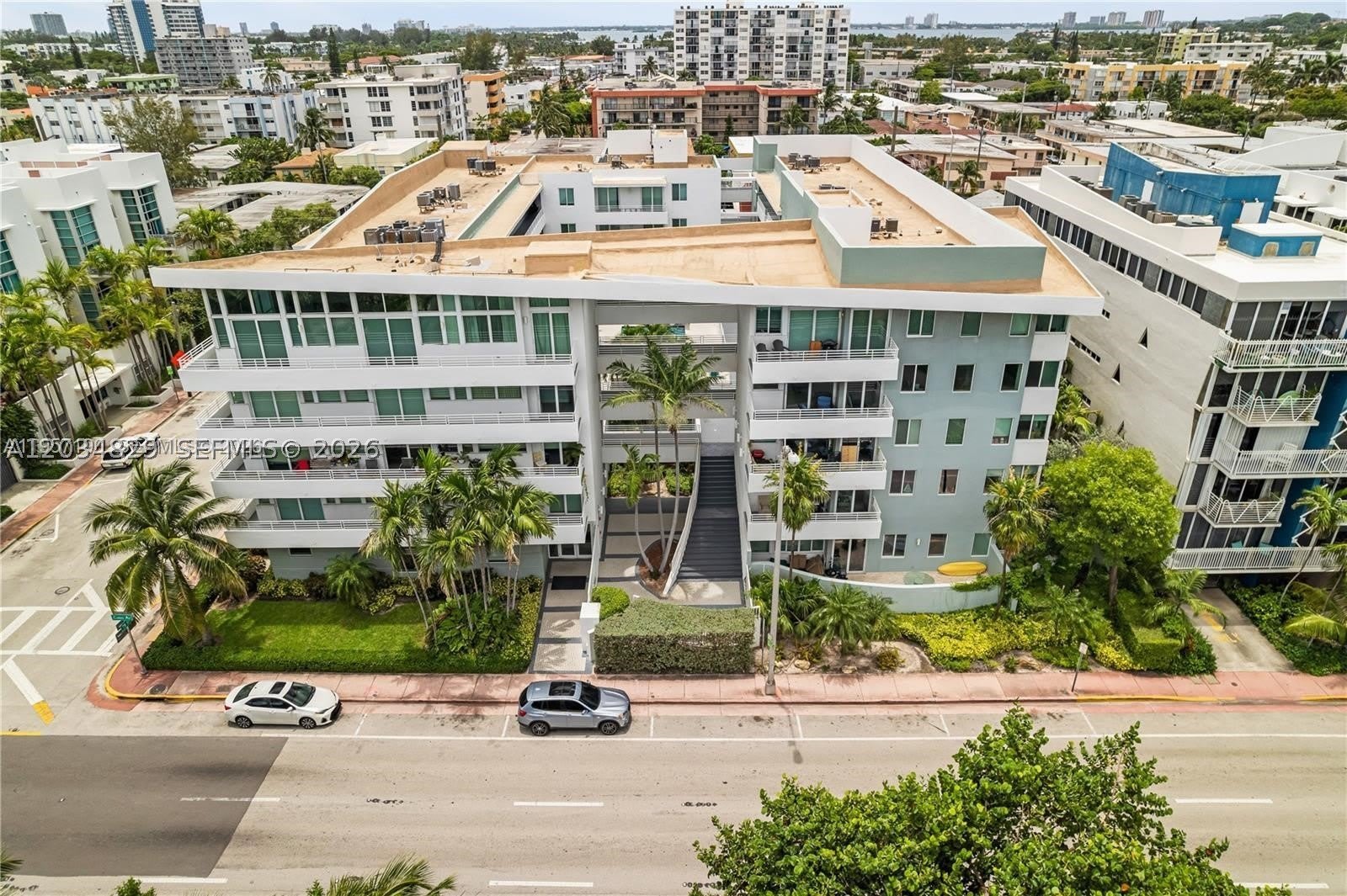 7800 Collins Ave – photo 2