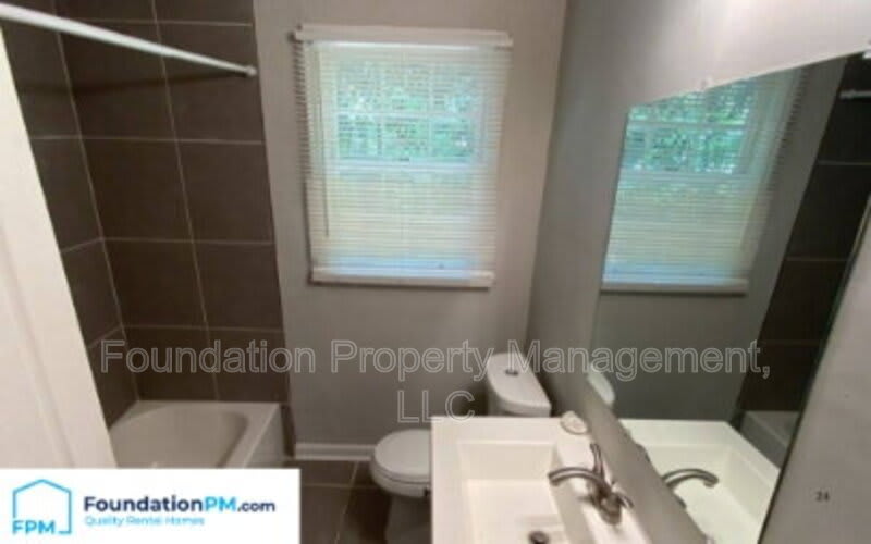 1684 Whitney Avenue – photo 5