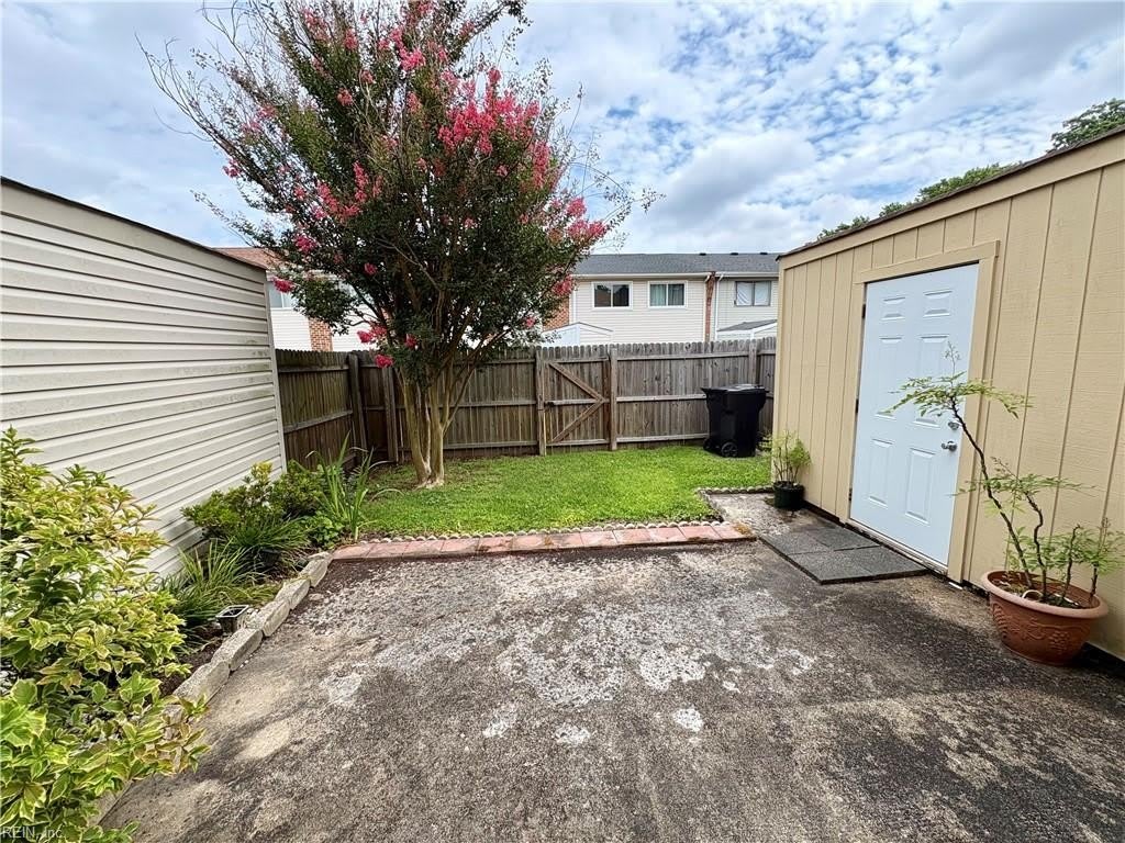 5026 Amboy Court – photo 5