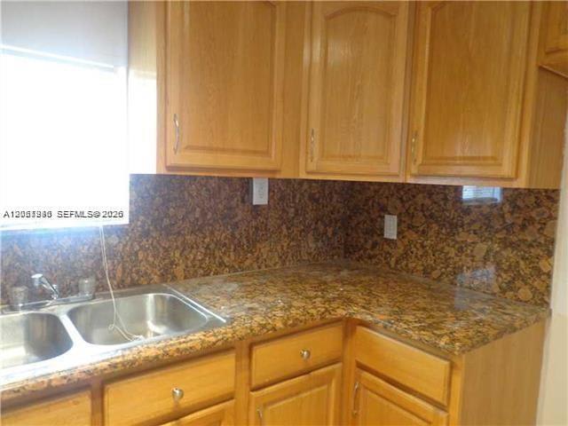 14864 Northeast 6th Avenue – photo 3