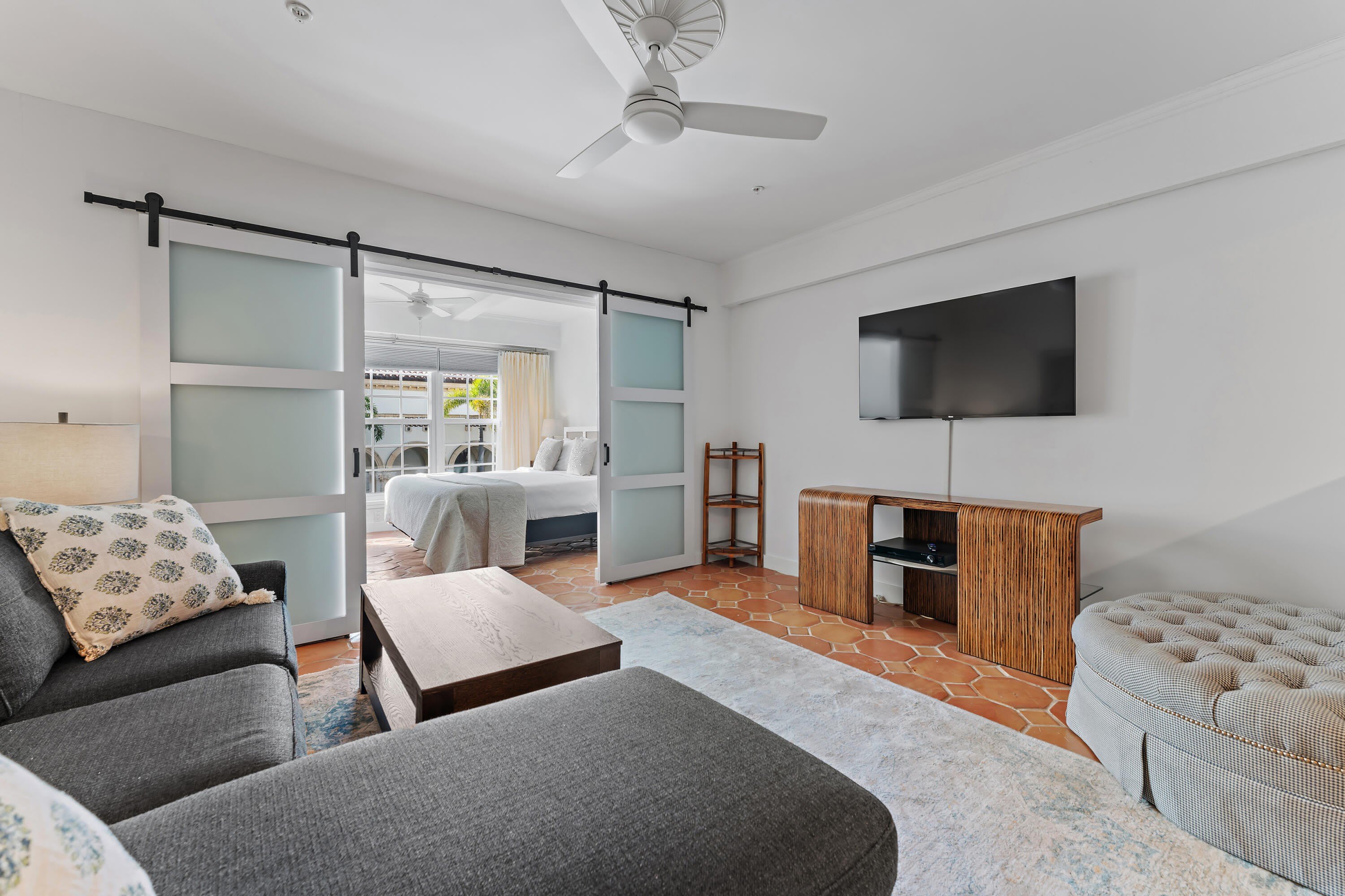 235 Sunrise Avenue – photo 2