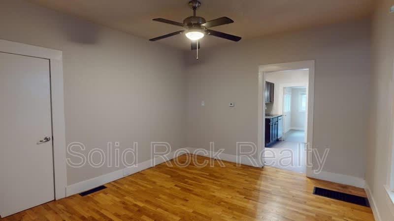 511 East Platte Avenue – photo 3