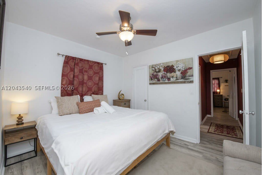 2721 SW 30th Ave – photo 2