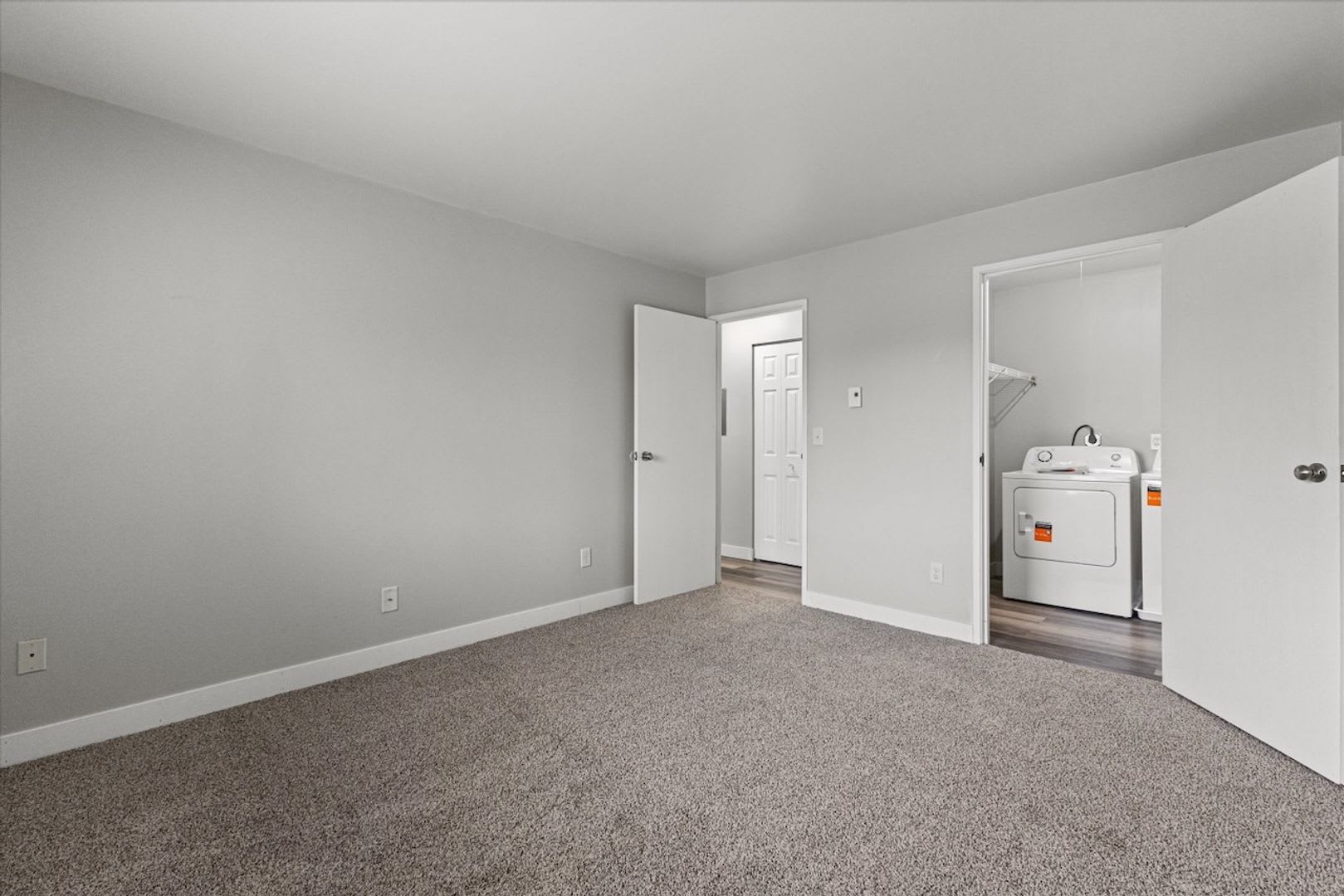 2 Bedroom 1 Bathroom Upper – photo 5