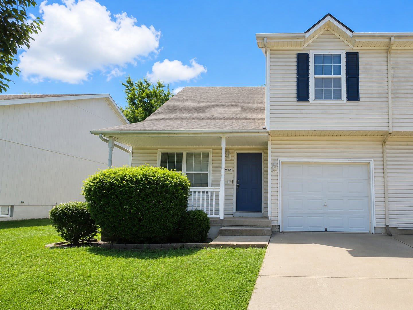3 Bed, 1.5 Bath Duplex with Garage and Extra Storage Space! – photo 1