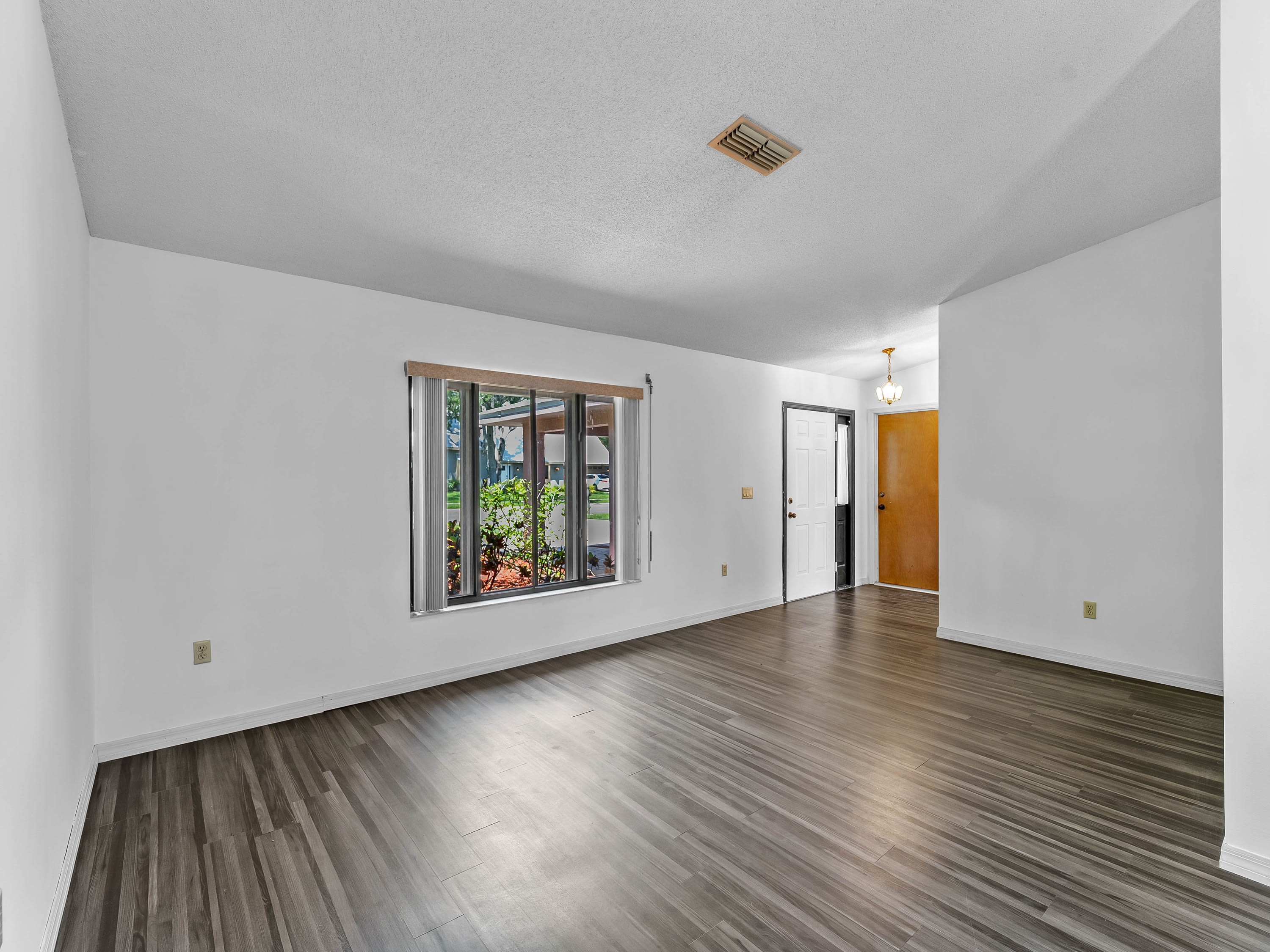 8429 Cypress Lake Circle – photo 5