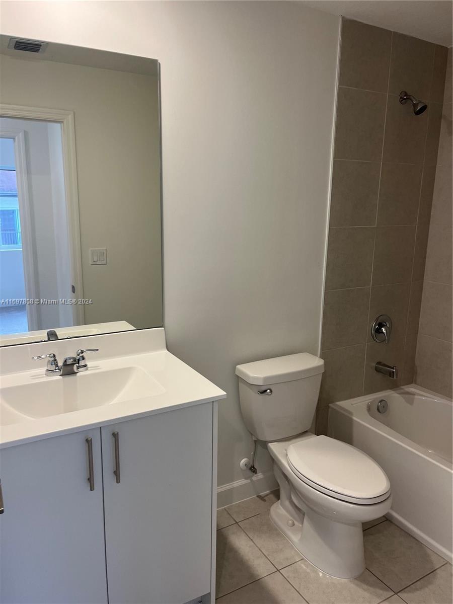 5090 SW 37th St – photo 2