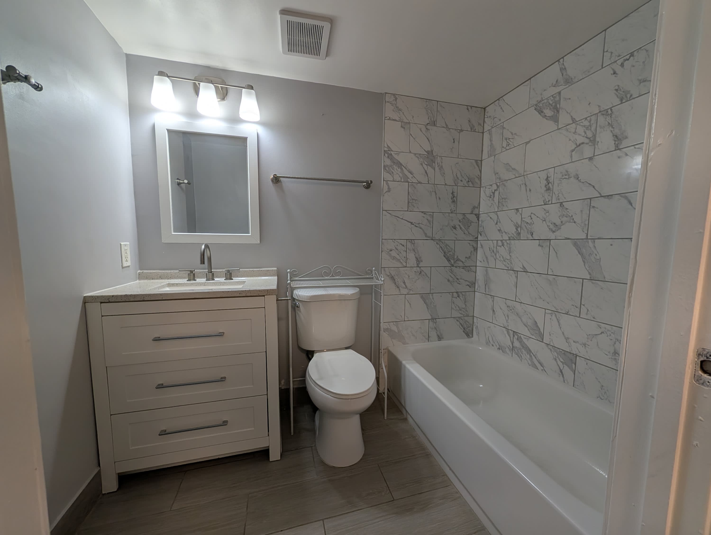 3690 N 56th Ave apartment 903 – photo 2
