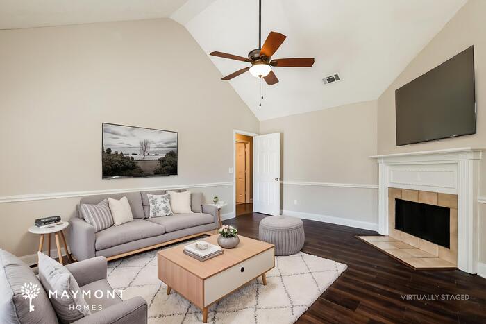 2038 Red Oak Drive – photo 4