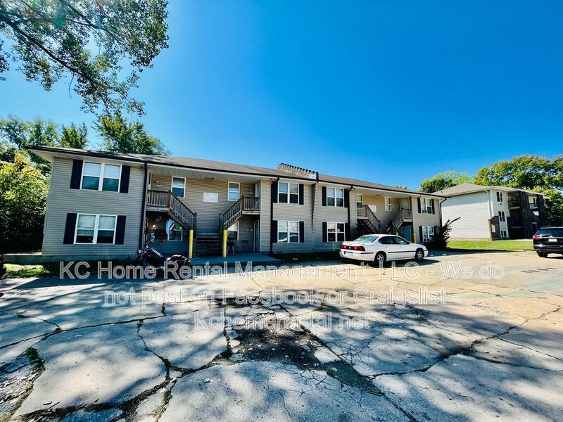 9215 E 54th St – photo 2