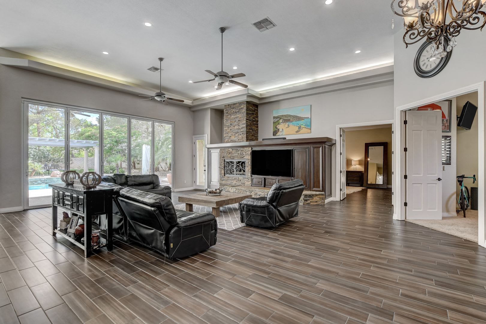 A luxurious 5 Bedroom House with a Casita & a Sparkling pool at Ten Oaks Estates – photo 5