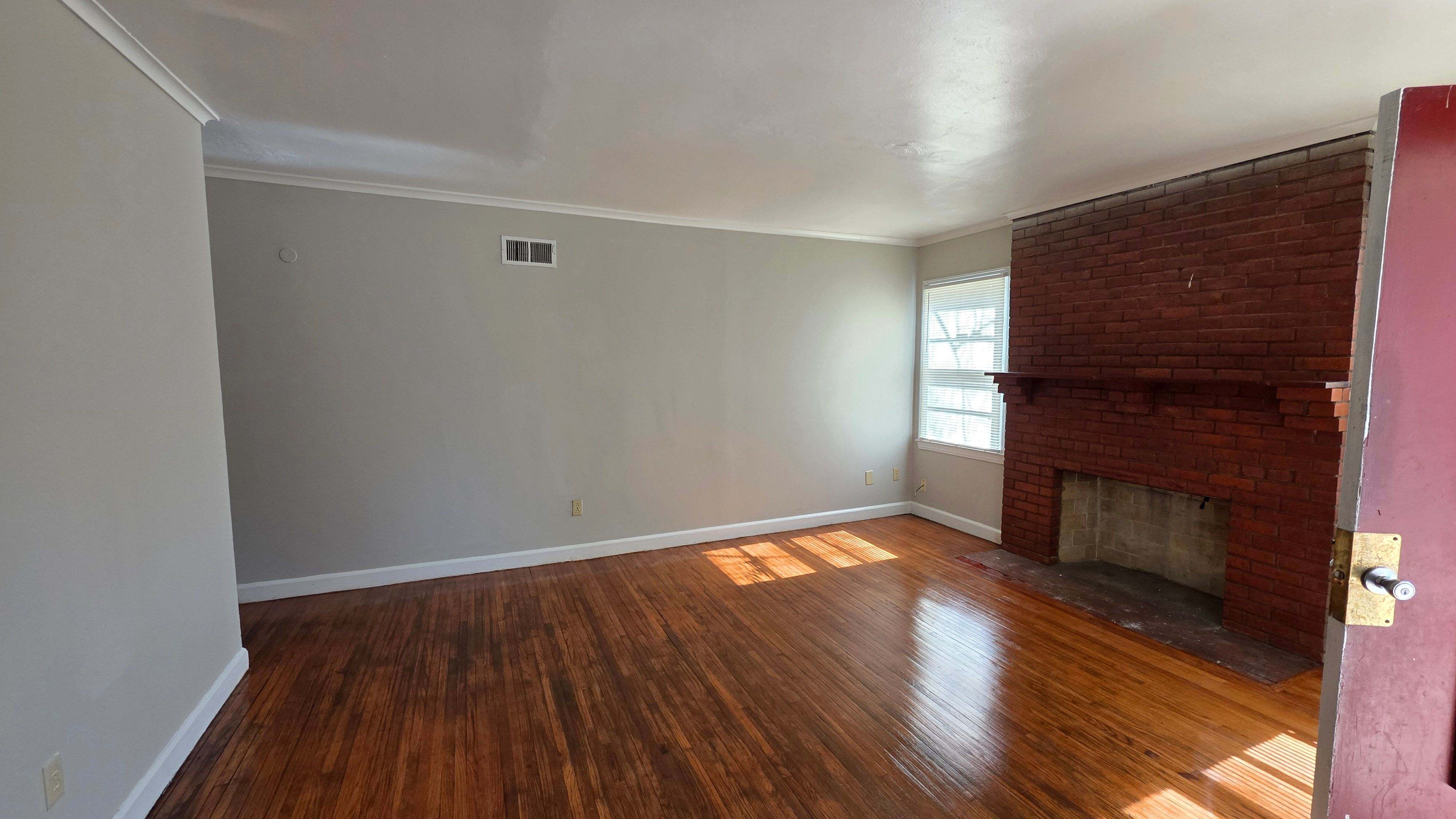 2004 Saint Elmo Ave – photo 2