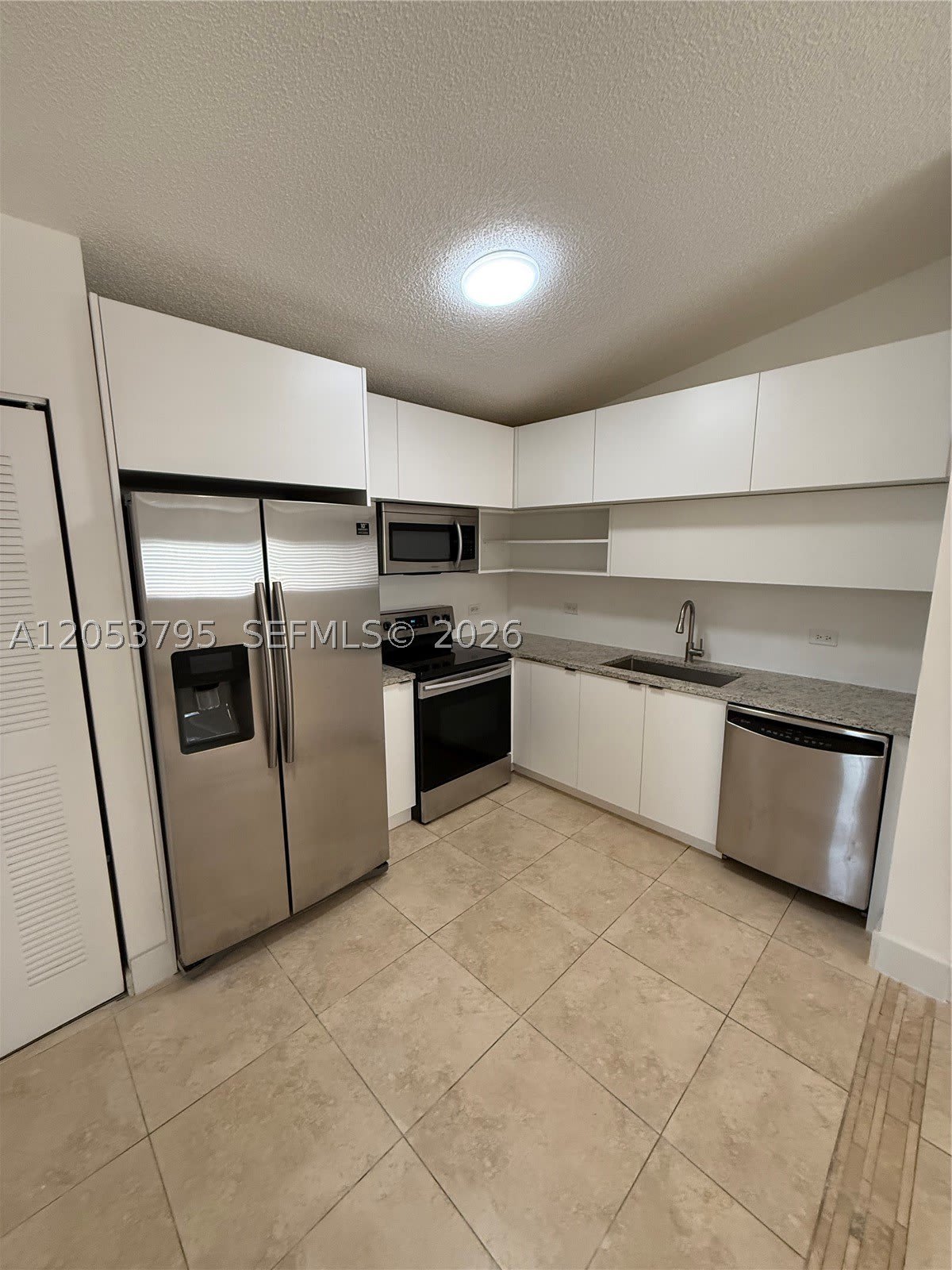 3600 N 56Th Ave – photo 2