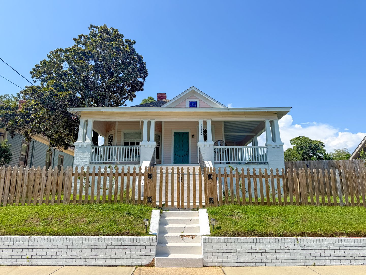 Charming 3 Bedroom 2 Bath Home in East Hill ~ Lawn Care Included! – photo 1