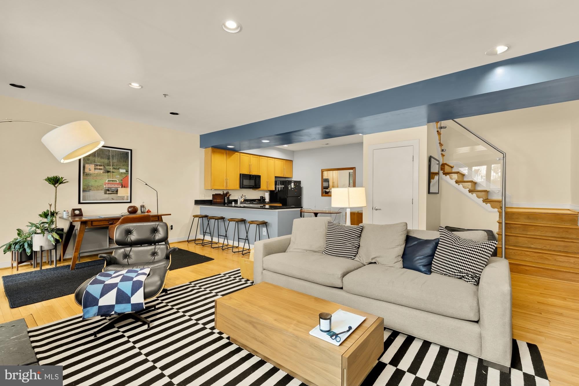 2363 CHAMPLAIN Street NW – photo 2