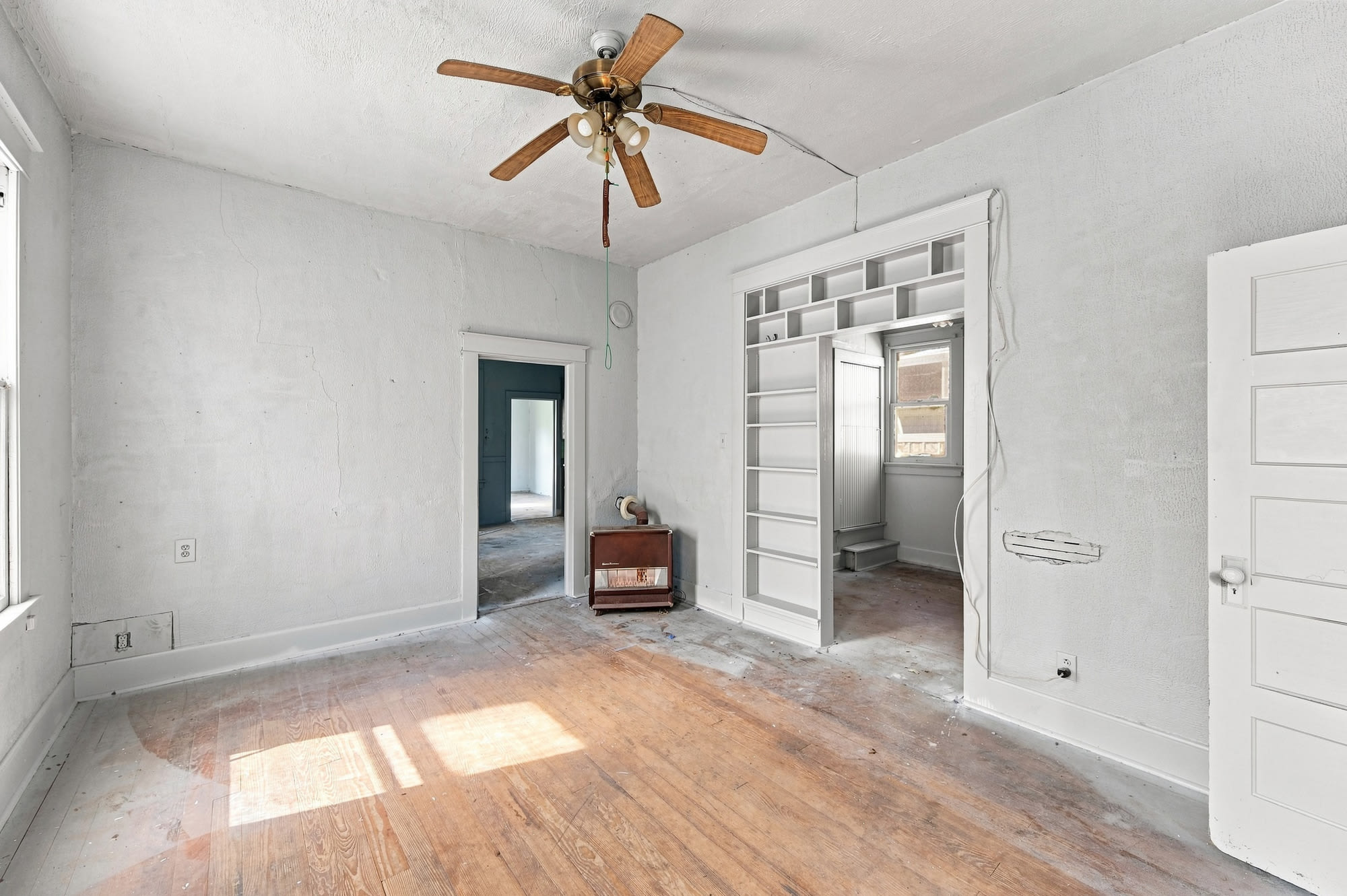 731 E Florida St – photo 3