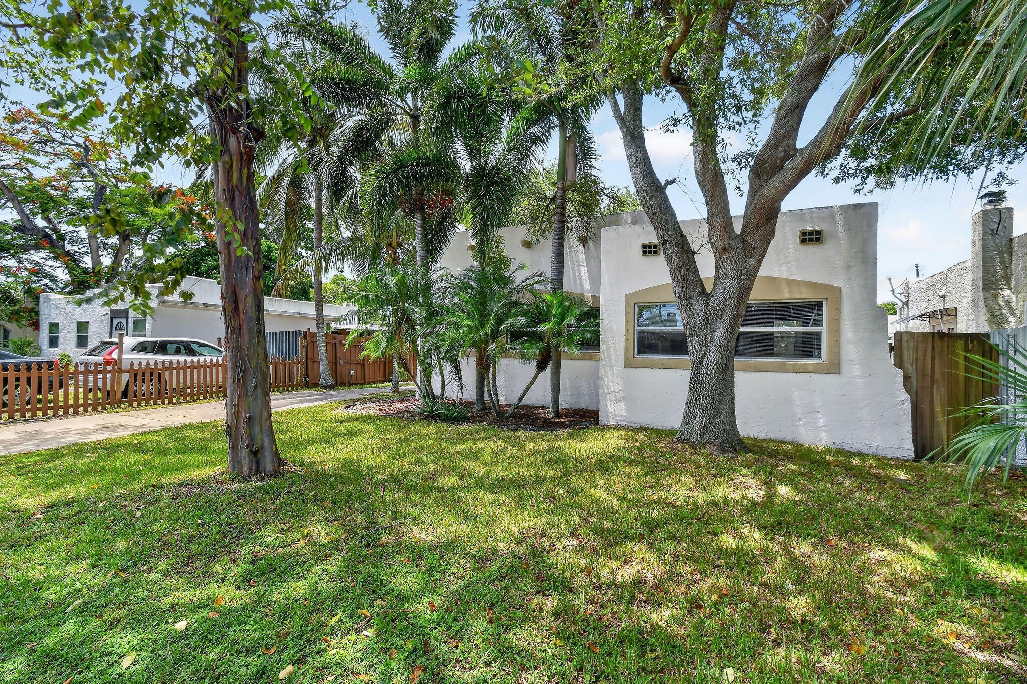 1005 Selkirk Street – photo 2