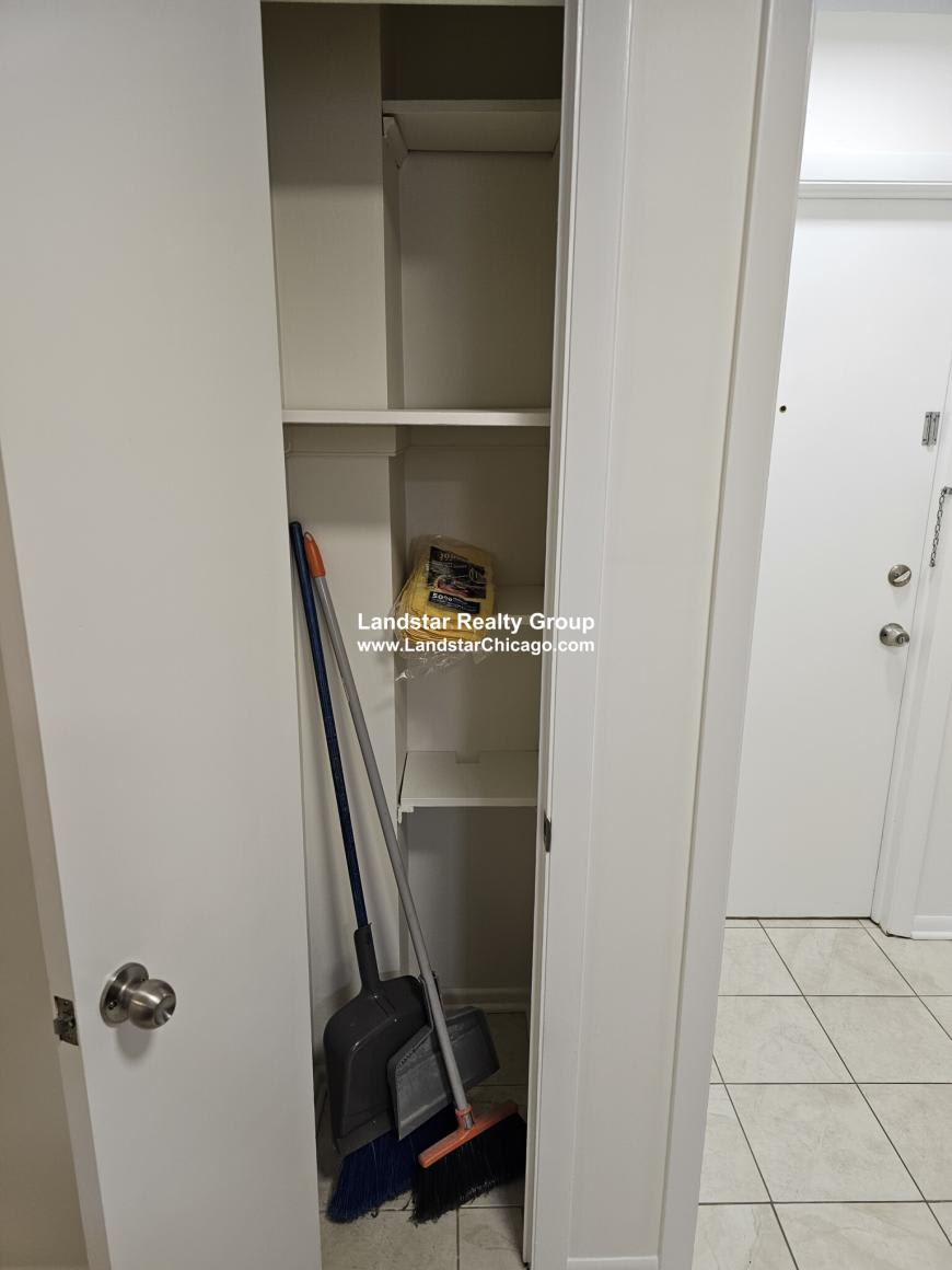7247 W Touhy – photo 5