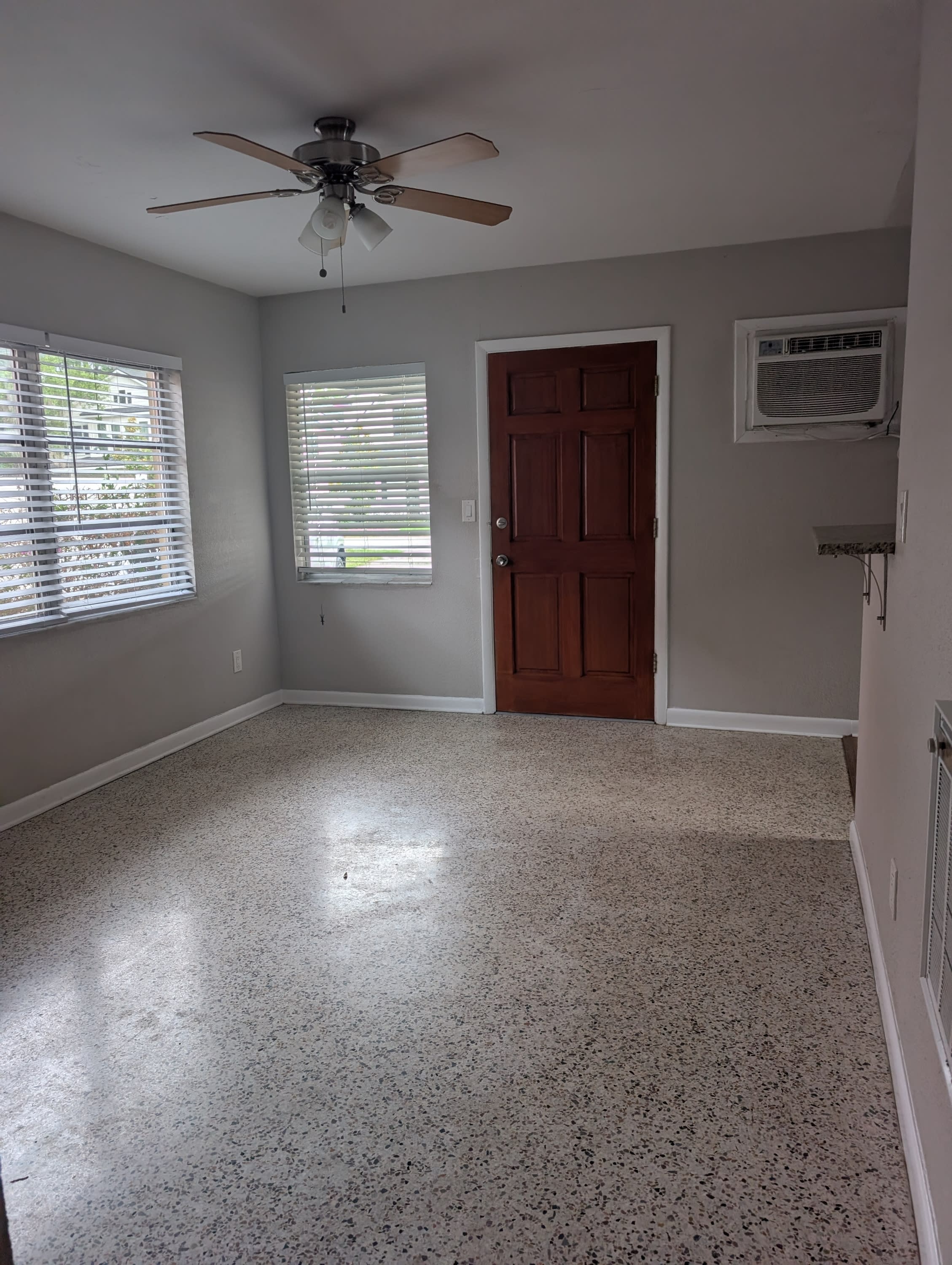 3100 E Jefferson St – photo 2