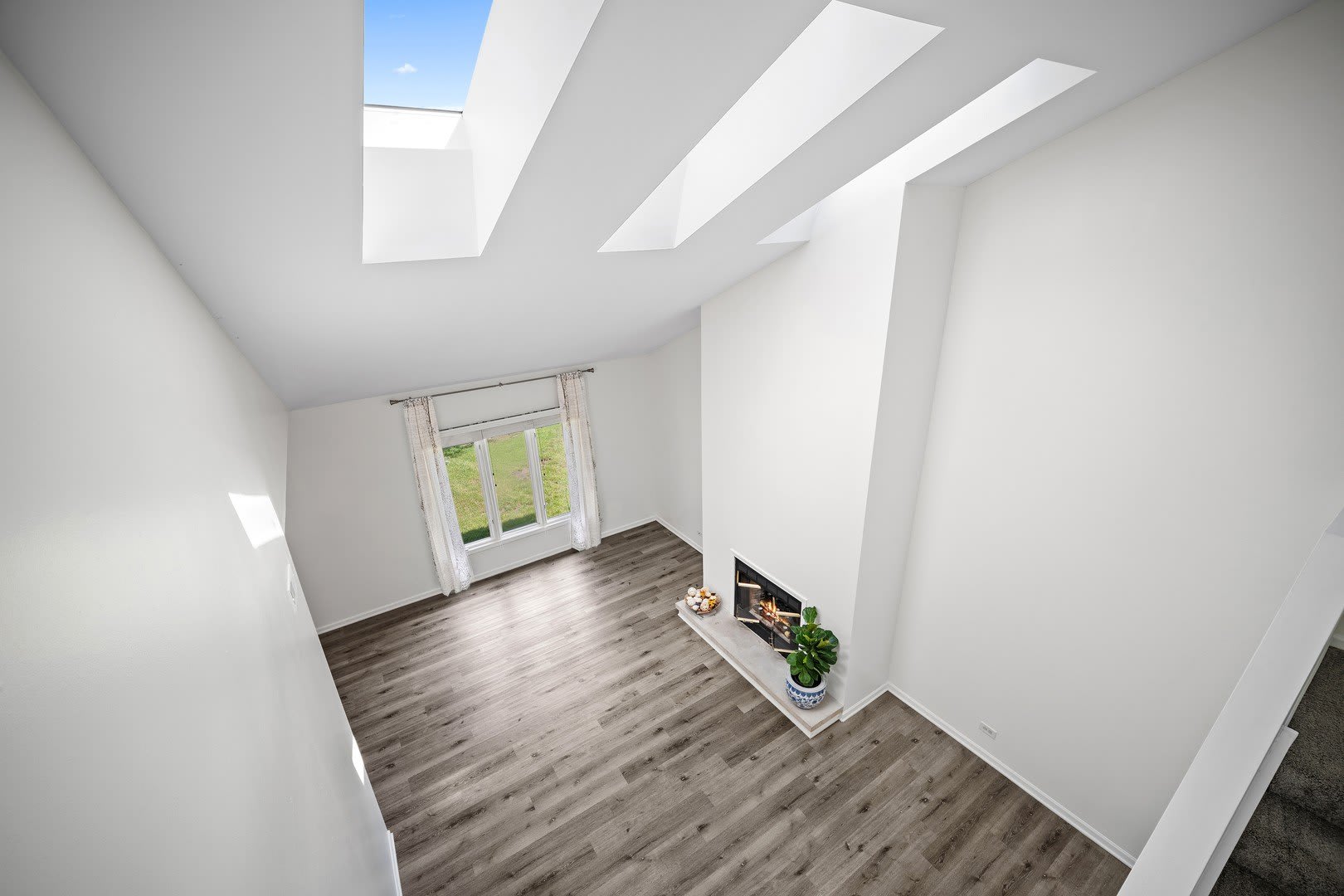 720 Caliente Court – photo 5