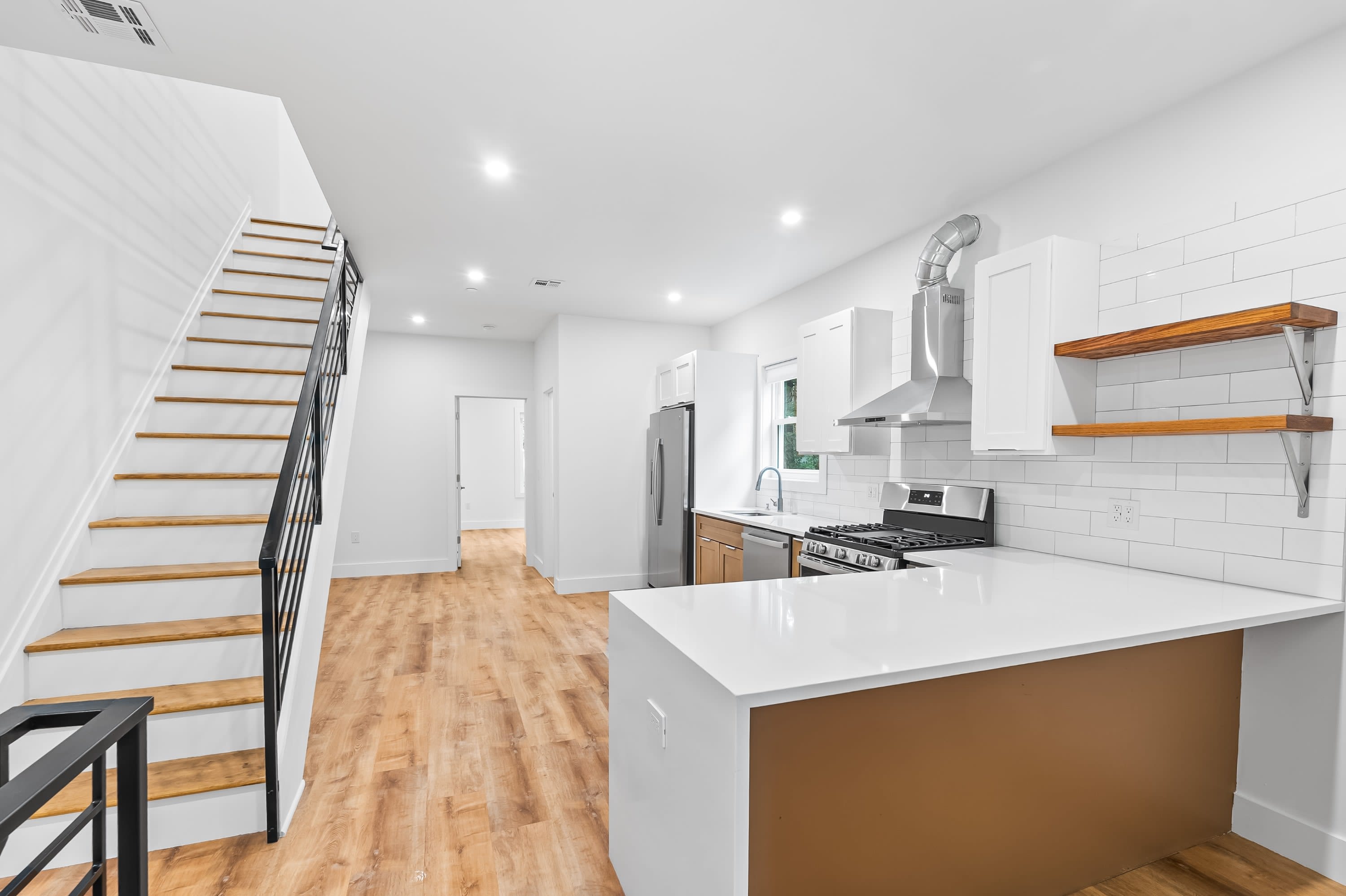 442 West Queen Lane – photo 4