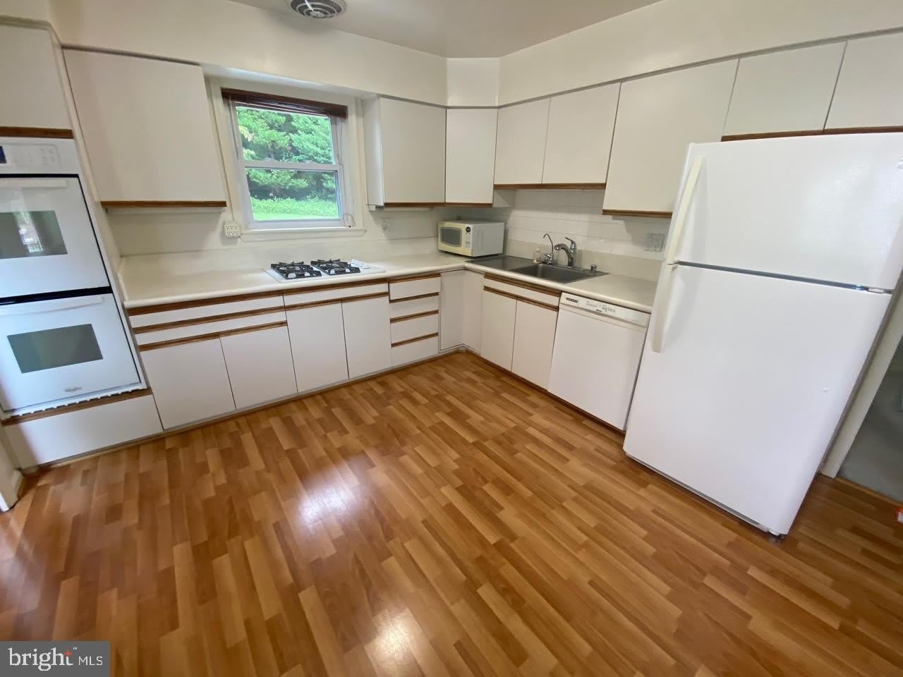 6411 E HALBERT Road – photo 2