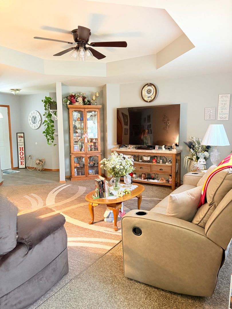 3 Bedroom Home for Lease in Clever! Available for November 1st Move-in – photo 4