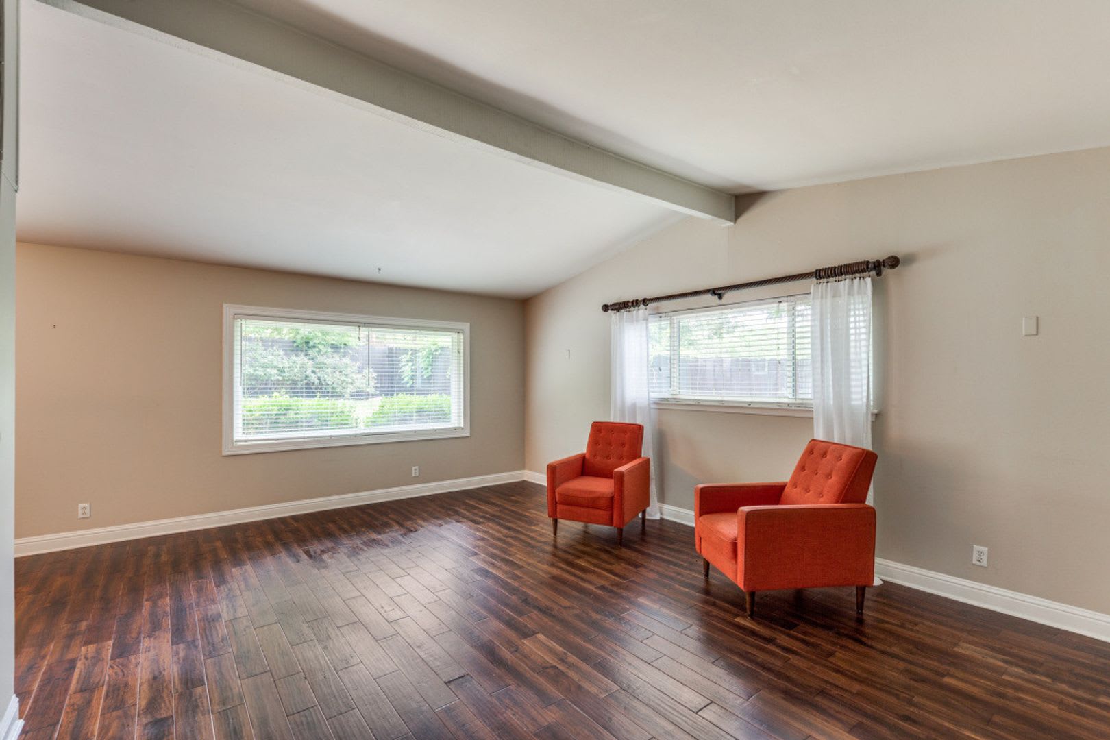 Mid Century Modern In Macarthur Park – photo 2