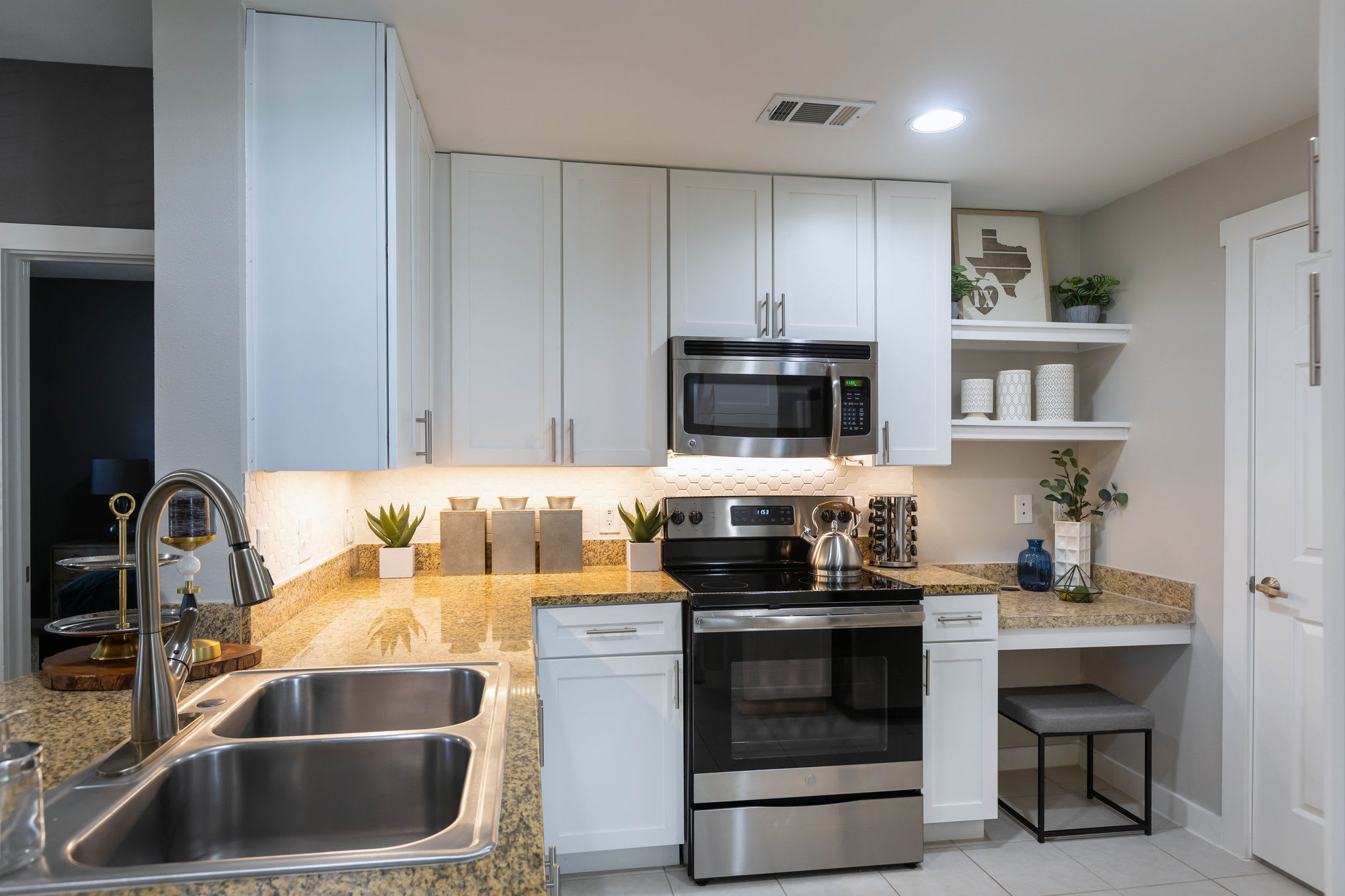Lakefront Villas – photo 3