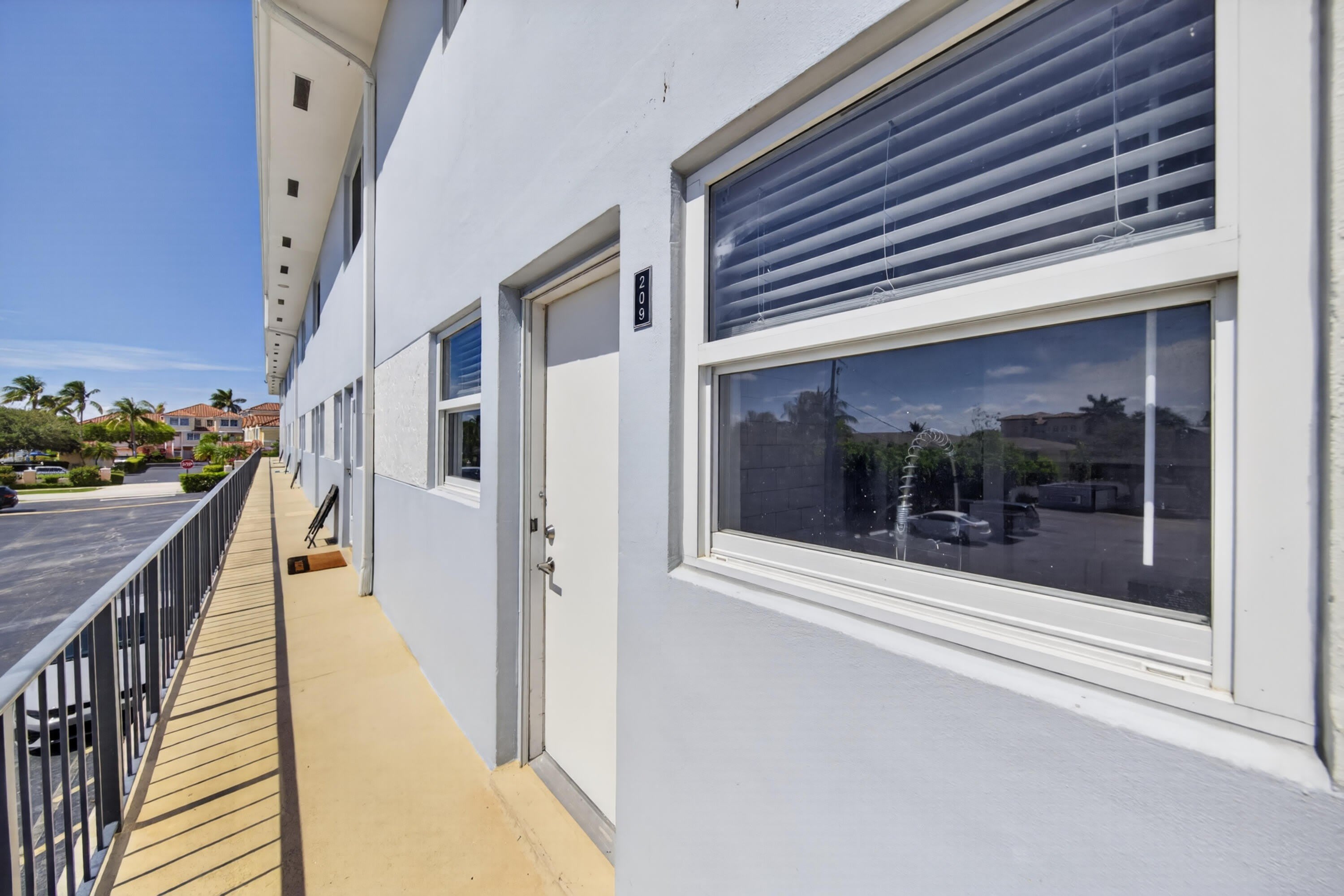 505 NE 20th Avenue – photo 4