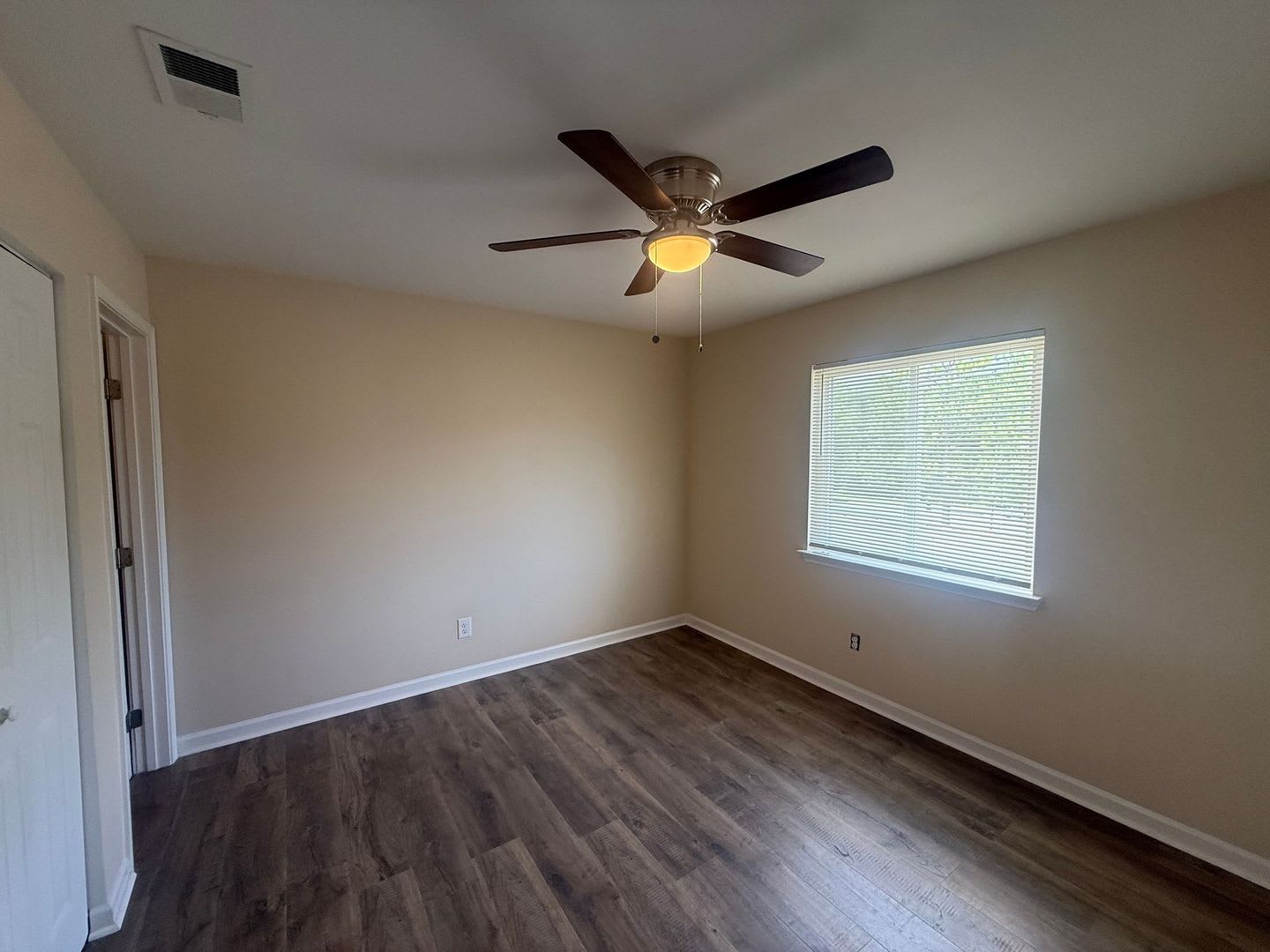 1656 Eagles Place – photo 2