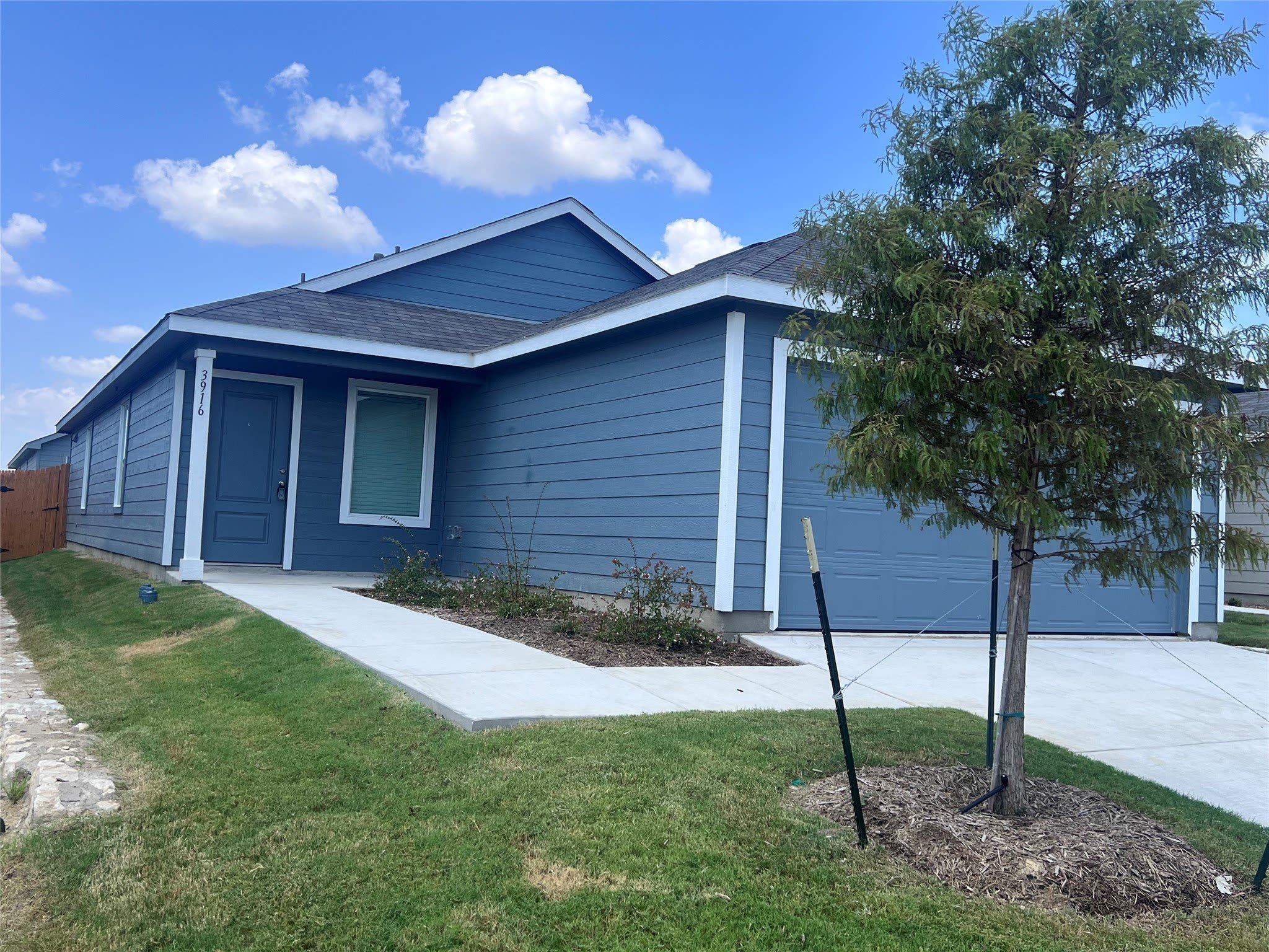 3916 Superior Place – photo 2