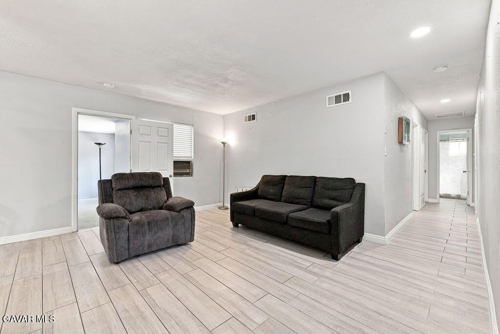 45554 6th Street – photo 3