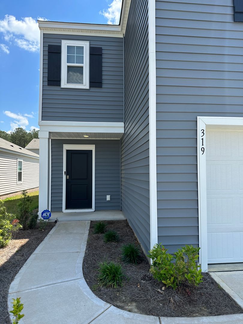 Gorgeous Ladson Home! – photo 2