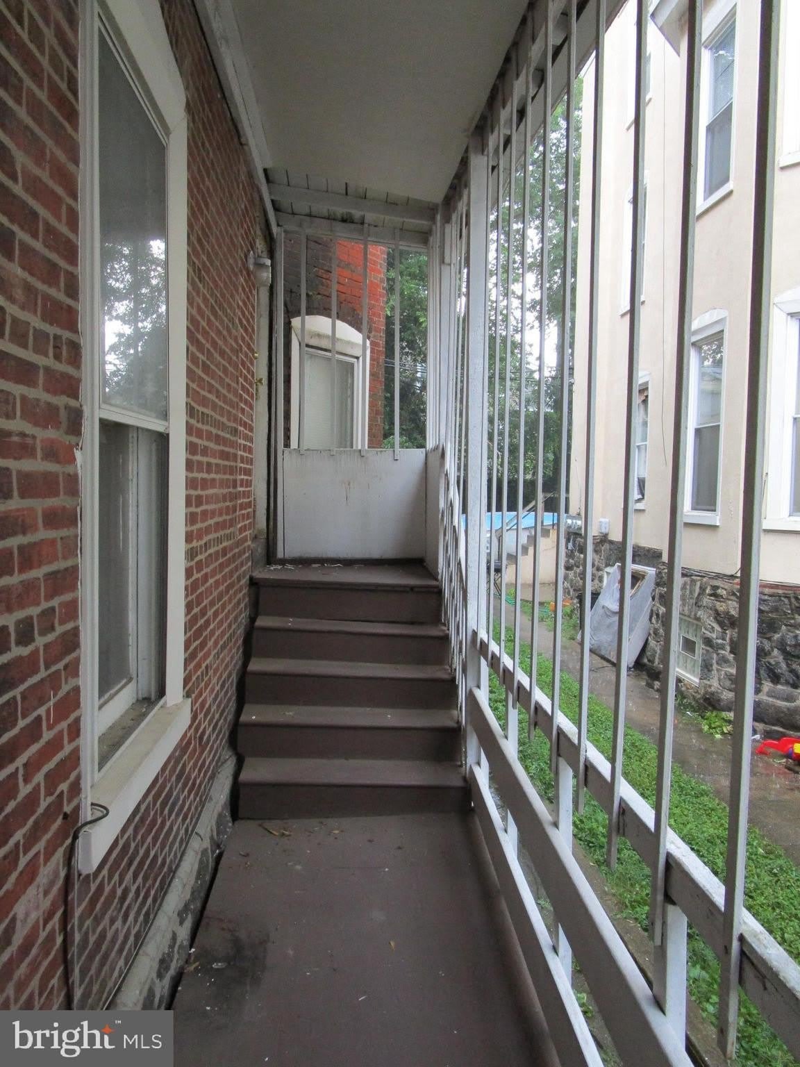 818 WYNNEWOOD Road – photo 2