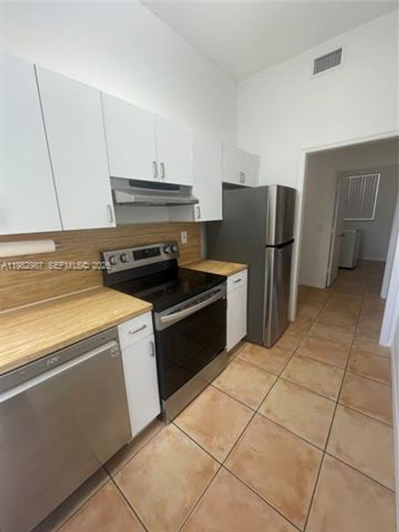 3421 SW 25th St # 3421, Miami, FL 33133 – photo 1