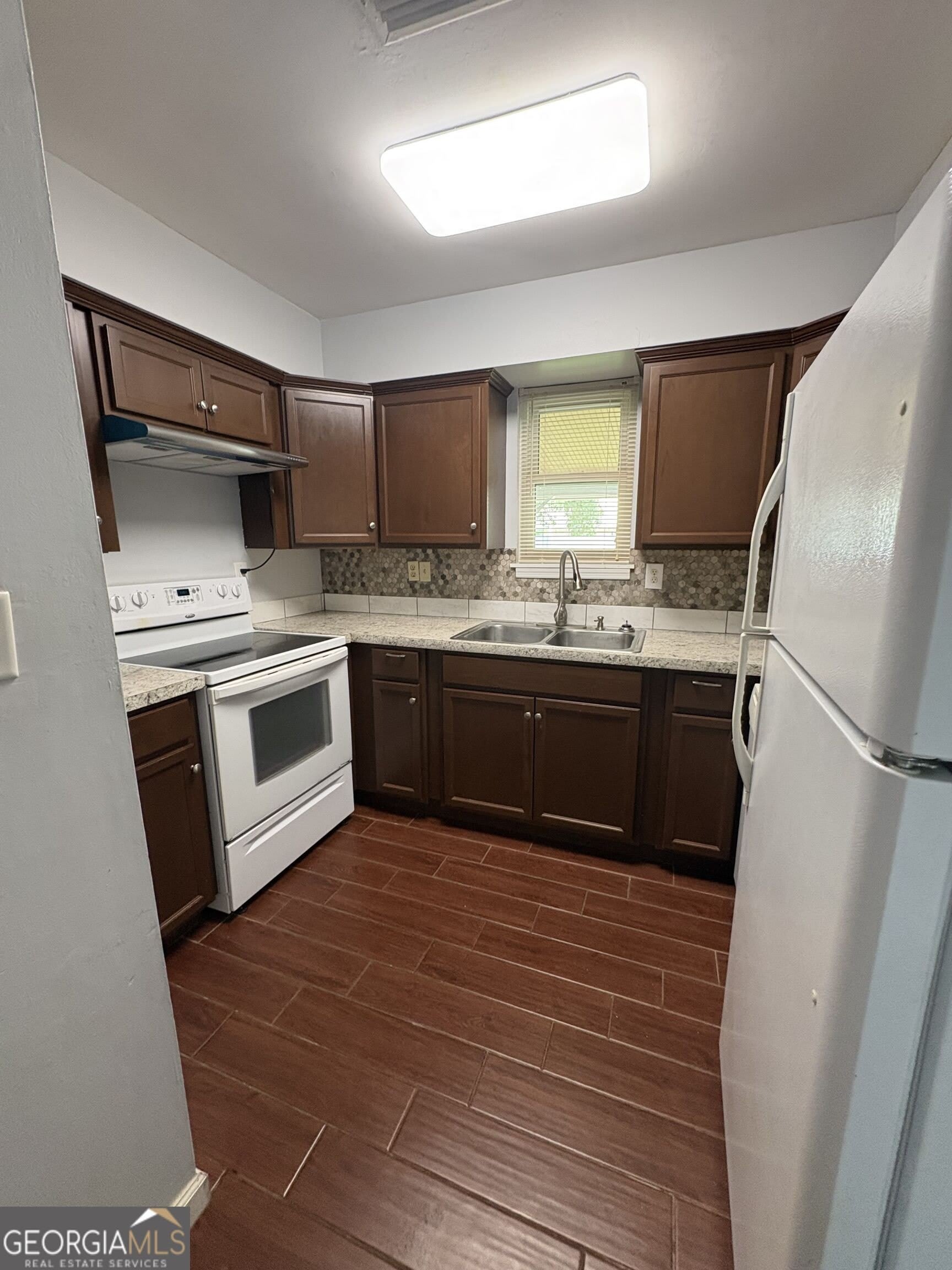 542 Chateau Circle – photo 4