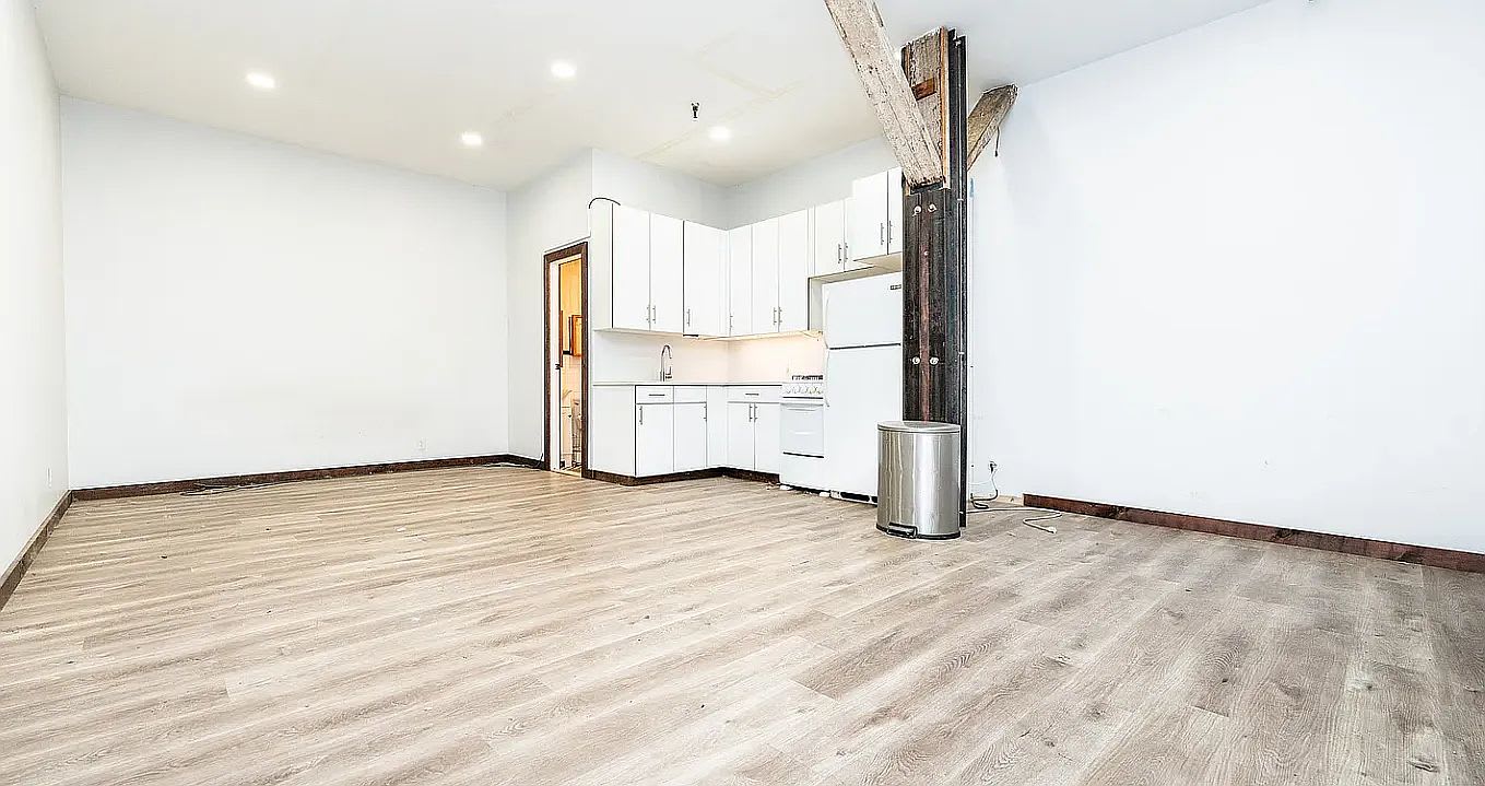 307 Scholes St Apt 102 – photo 2