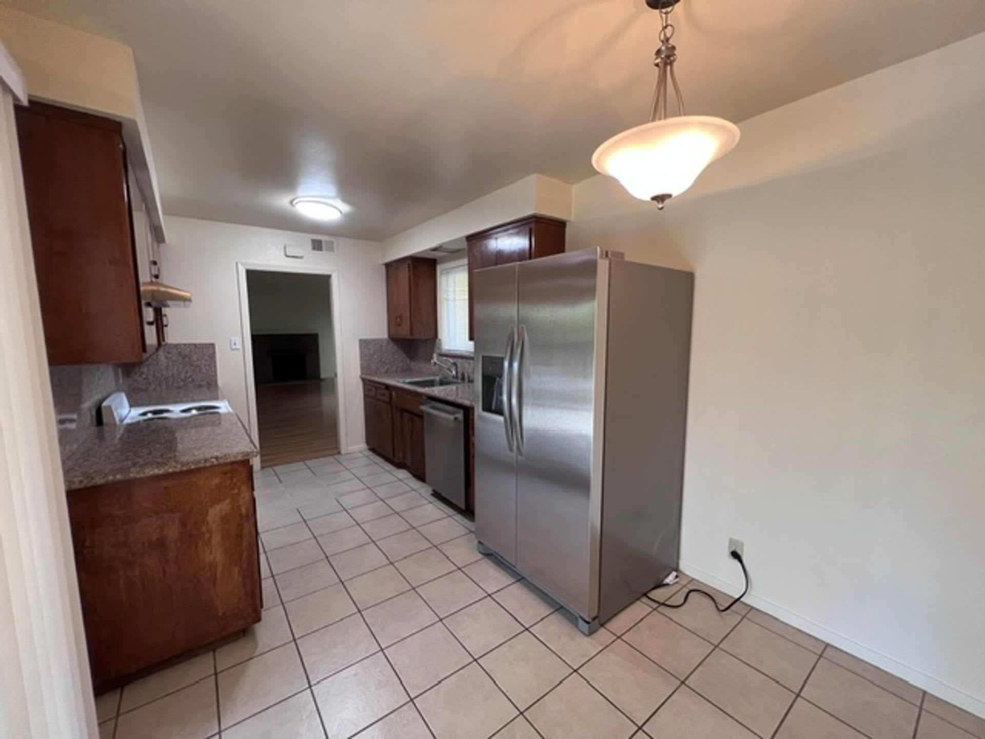 6801 Las Palamitas Way South Land Park Duplex With Central Heat And Air Close To Shopping And Schools – photo 4