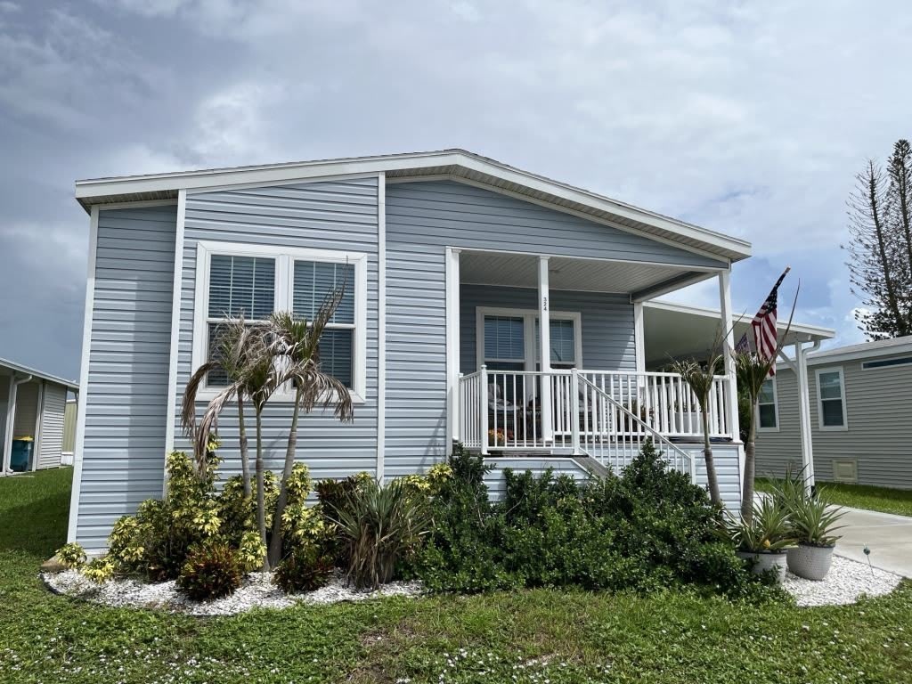 324 Waddell St – photo 1