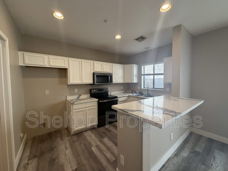 15818 N 25Th St Unit 110 – photo 5