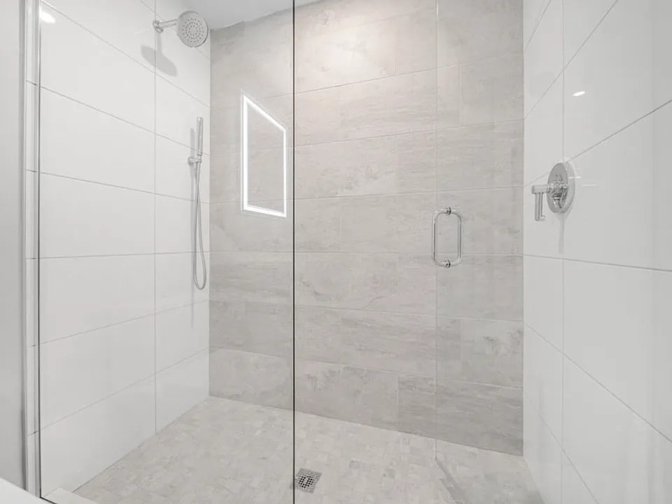 932 Broadway – photo 1