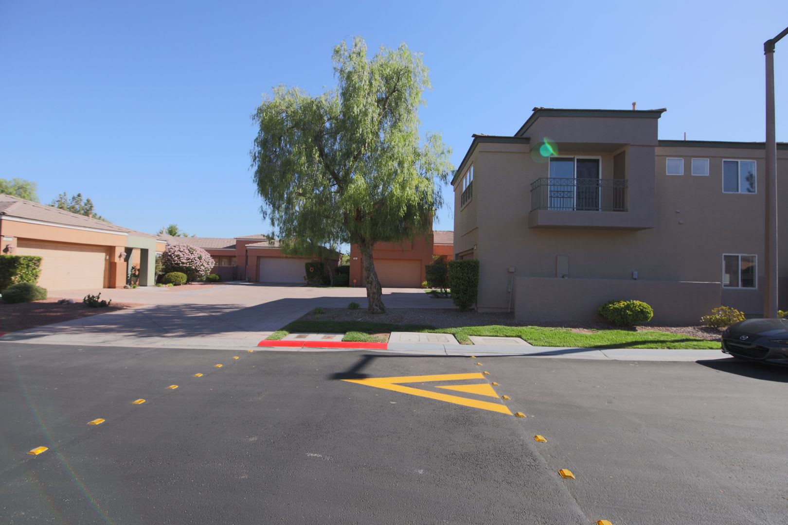 ELEGANT LUXURY RESIDENCE IN AN EXCLUSIVE GATED COMMUNITY IN SUMMERLIN – photo 4